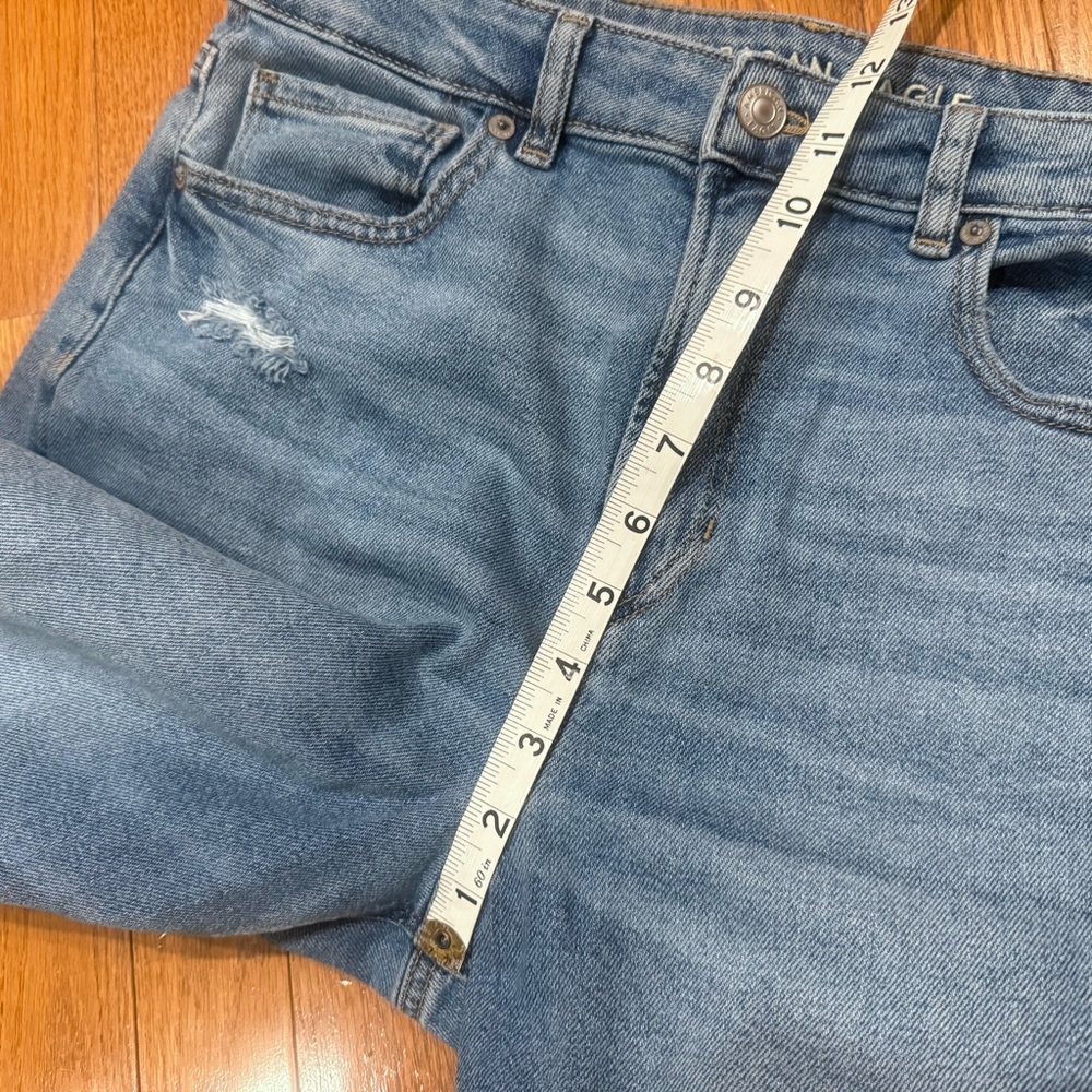 American Eagle Mom Jeans Womens 10 Stretch Denim Pants Light Wash Distressed - Picture 9 of 11